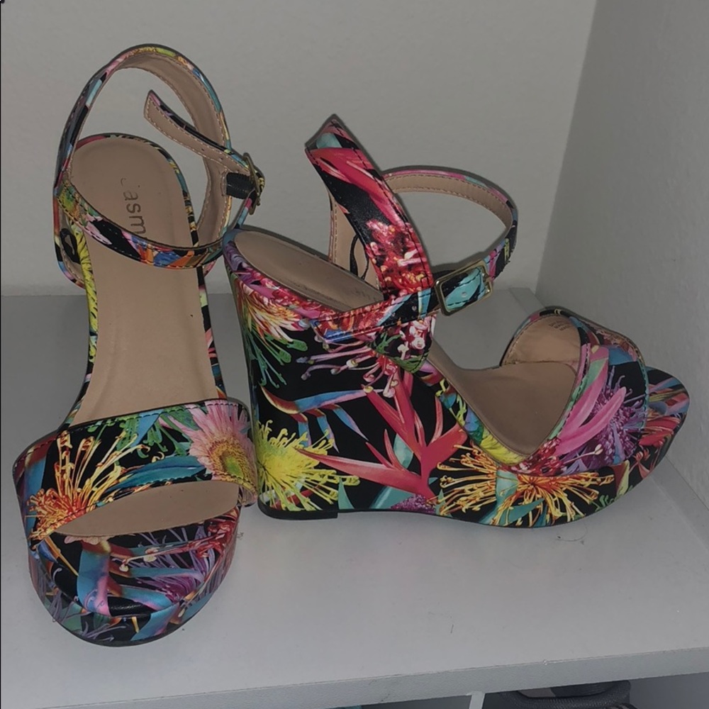 Floral Wedges